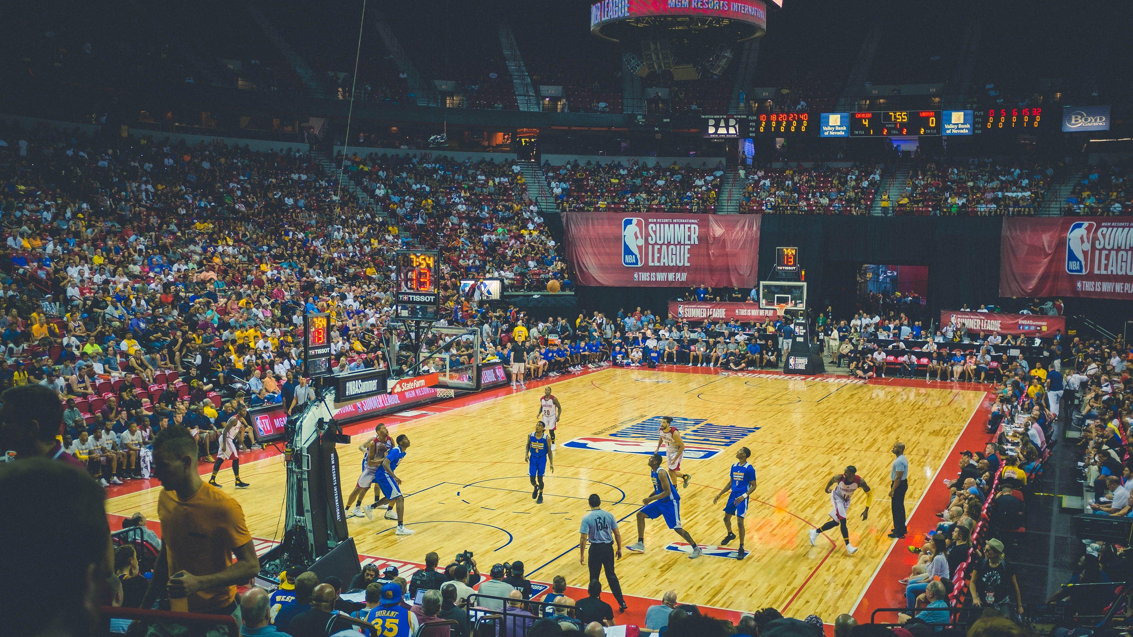 曼城主场憾平布莱顿 卫冕冠军争冠之路再遇波折